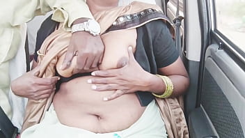भारतीय कॉल गर्ल के साथ कार में जंगी सेक्स और तेलुगू में गंदी बातें