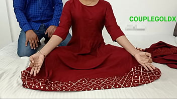 योगा क्लास की नयी टीचर की हॉट पोज़ देखकर सबकी पैंट गीली हो गयी