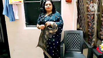भारतीय देसी भाभी पड़ोस के लड़के के साथ जंगली यौन संबंध