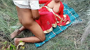 बाहर खुले में नई बंगाली भाभी का जोरदार चुदाई का मज़ा