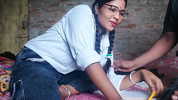स्कूल की लड़की की चूत की प्यास – मास्टर ने पिलाया जवानी का रस!