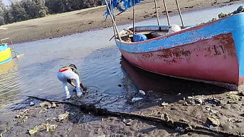 गर्म देशी भाभी का बाहर खुले में जंगली संभोग